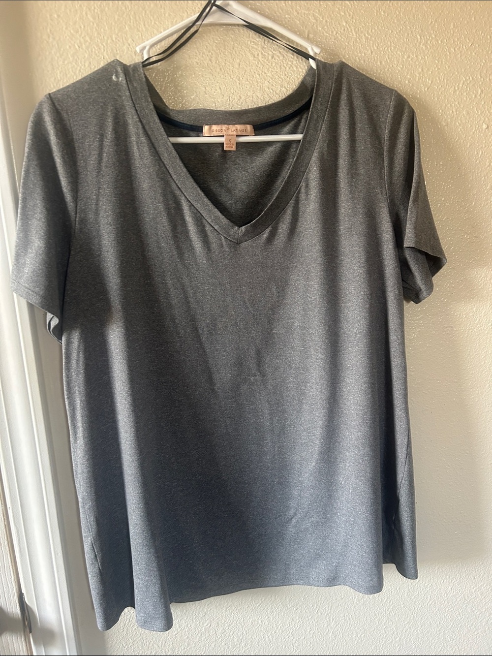 Gibson Latimer Charcoal Gray V-Neck Short Sleeve Tee